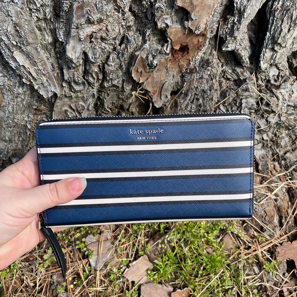 Kate Spade ♠️ classy zip around wallet💗 - Picture 4 of 8